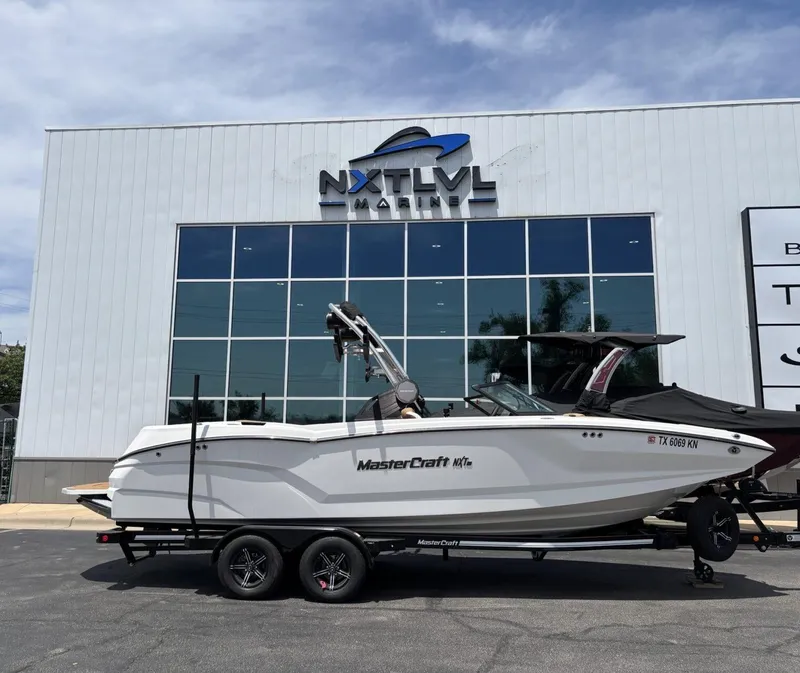 Slide: The Image of MasterCraft NXT 24 2022 - 1