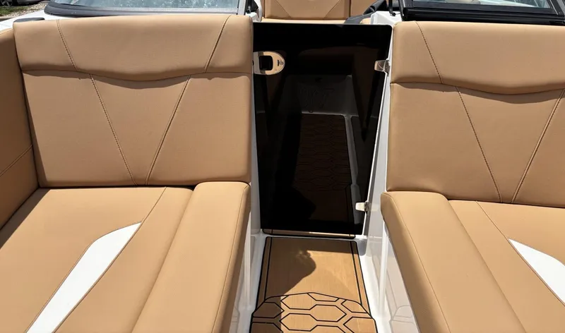 Slide: The Image of MasterCraft NXT 24 2022 - 16