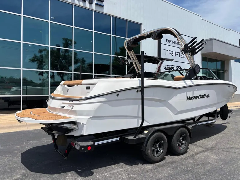 Slide: The Image of MasterCraft NXT 24 2022 - 2