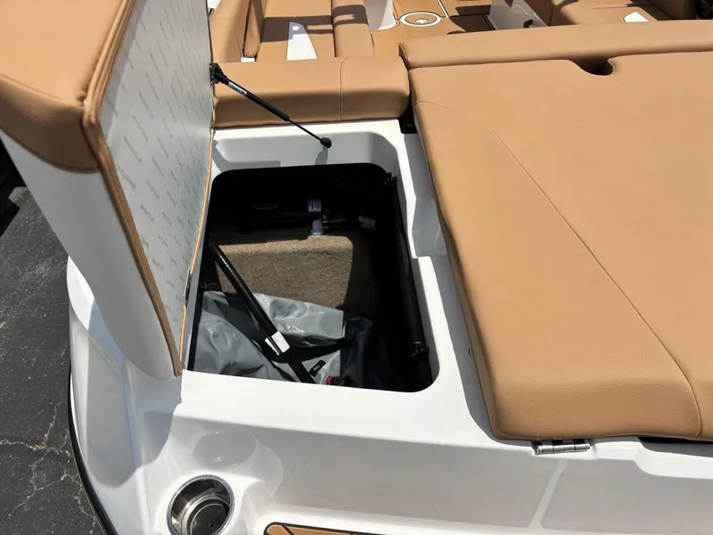 Slide: The Image of MasterCraft NXT 24 2022 - 22