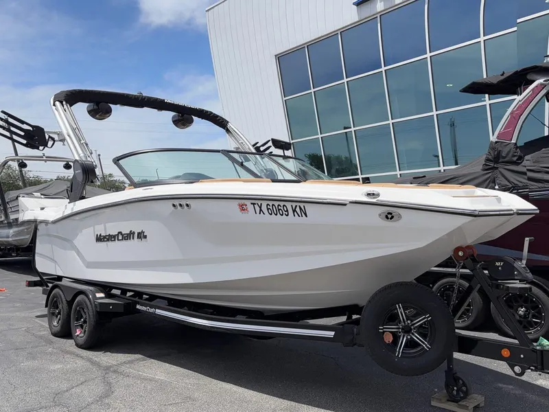 Slide: The Image of MasterCraft NXT 24 2022 - 4