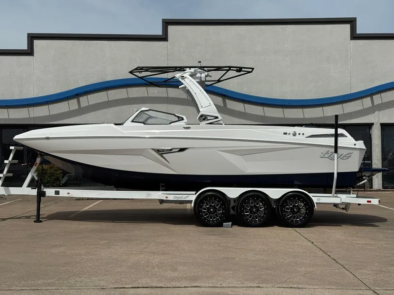 Slide: The Image of Tigé 24RZX 2025 - 1