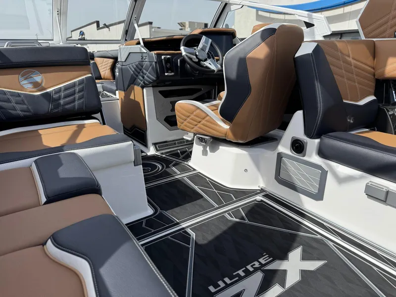 Slide: The Image of Tigé 23ZX Ultre' 2025 - 16