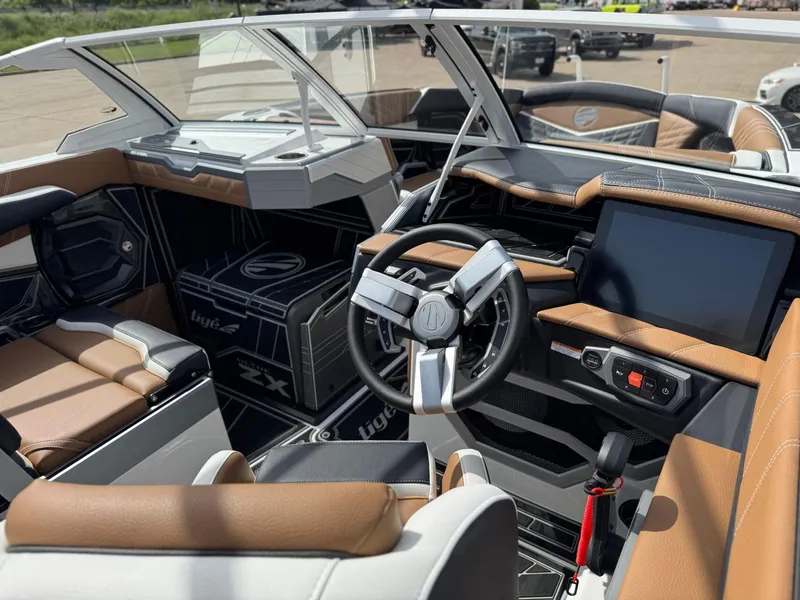 Slide: The Image of Tigé 23ZX Ultre' 2025 - 19