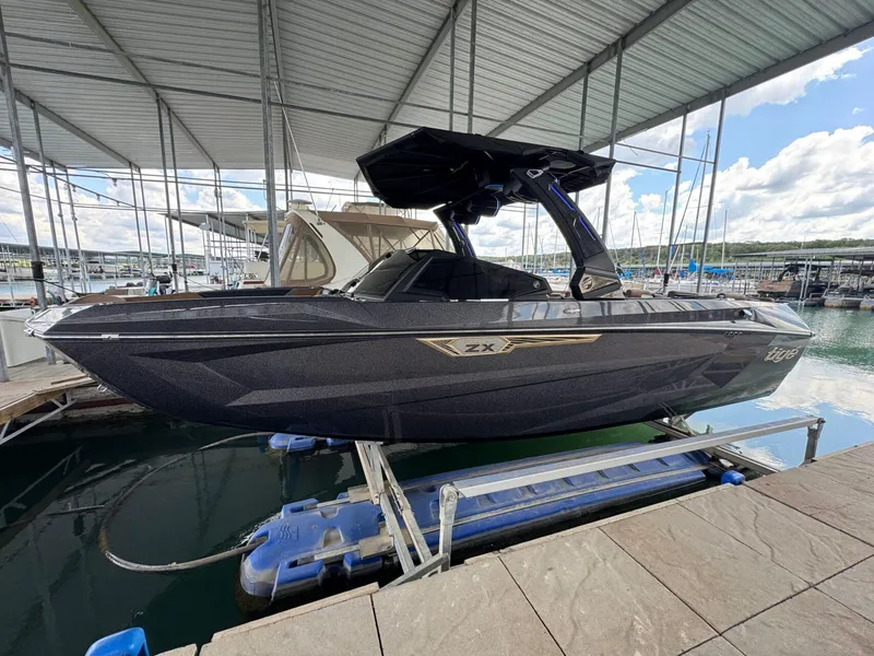 The Image of Tigé Ultré 25ZX 2025 - 1