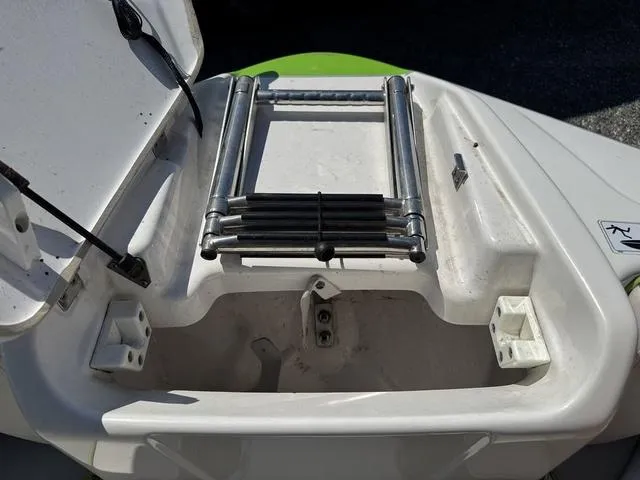 Slide: The Image of Yamaha 212XE 2021 - 12