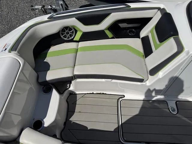 Slide: The Image of Yamaha 212XE 2021 - 14