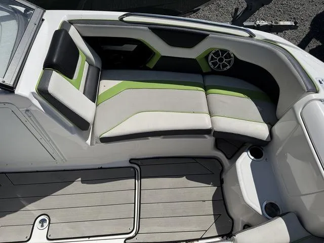 Slide: The Image of Yamaha 212XE 2021 - 15