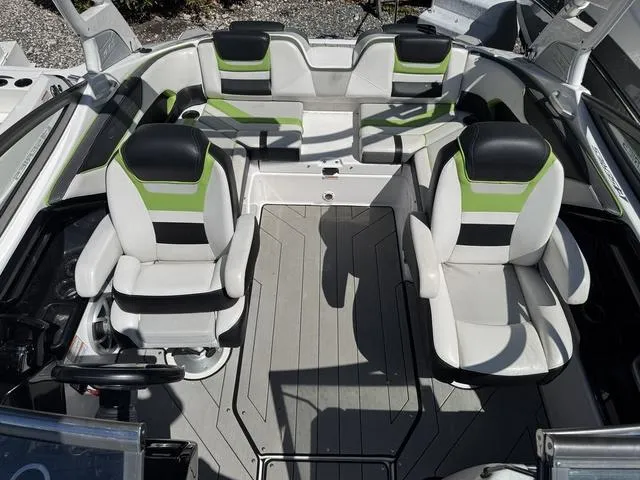 Slide: The Image of Yamaha 212XE 2021 - 16