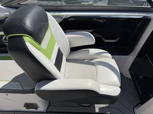 Slide: The Image of Yamaha 212XE 2021 - 19