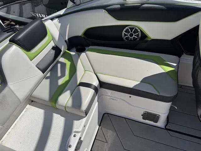 Slide: The Image of Yamaha 212XE 2021 - 20