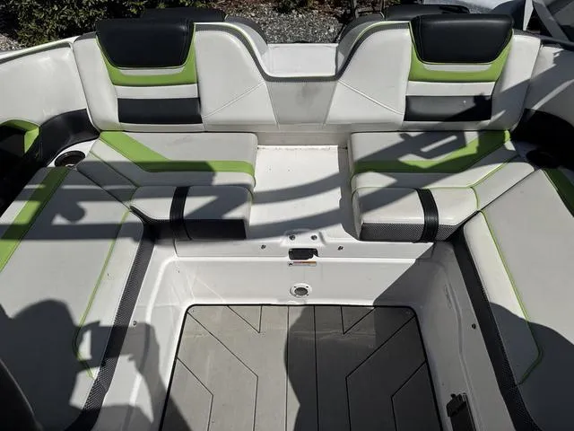 Slide: The Image of Yamaha 212XE 2021 - 21