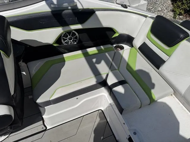 Slide: The Image of Yamaha 212XE 2021 - 22