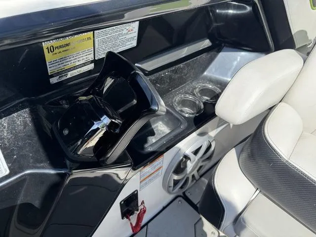 Slide: The Image of Yamaha 212XE 2021 - 25