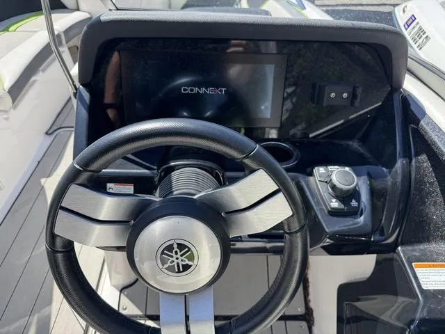 Slide: The Image of Yamaha 212XE 2021 - 26