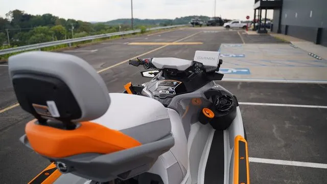 Slide: The Image of Sea-Doo FishPro Sport 170 2025 - 13