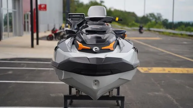 Slide: The Image of Sea-Doo FishPro Sport 170 2025 - 5