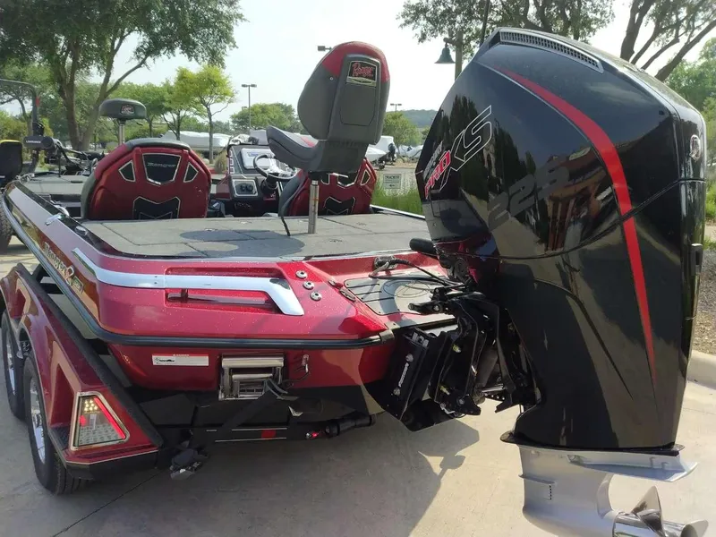 Slide: The Image of 2025 Ranger Z519R Cup-Equipped boat with powerful engine, red and black design. - 4