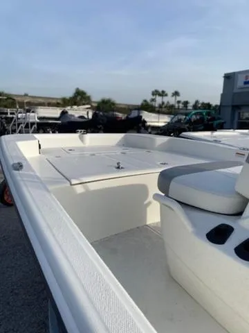 Slide: The Image of Mako Pro Skiff 15 CC 2025 - 6