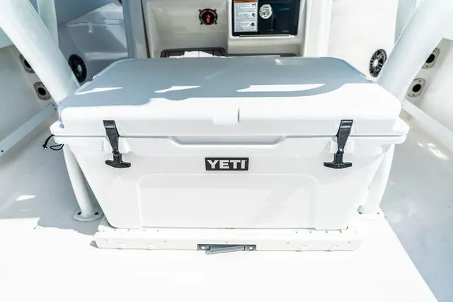 Slide: The Image of Sea Fox 248 Commander 2026 - 13