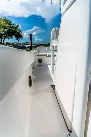 Slide: The Image of Sea Fox 248 Commander 2026 - 18