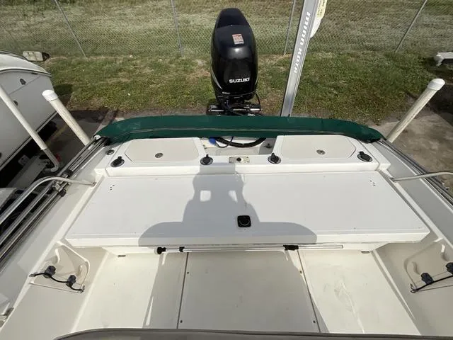 Slide: The Image of Boston Whaler 18 Dauntless 1999 - 12