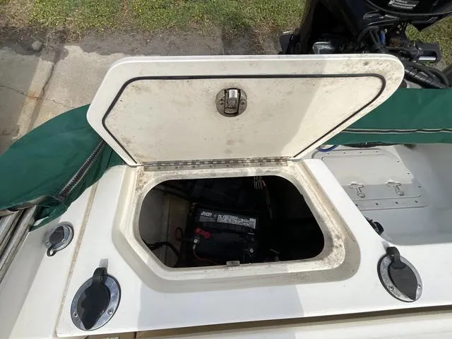 Slide: The Image of Boston Whaler 18 Dauntless 1999 - 14