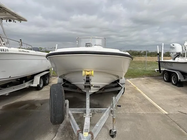 Slide: The Image of Boston Whaler 18 Dauntless 1999 - 3