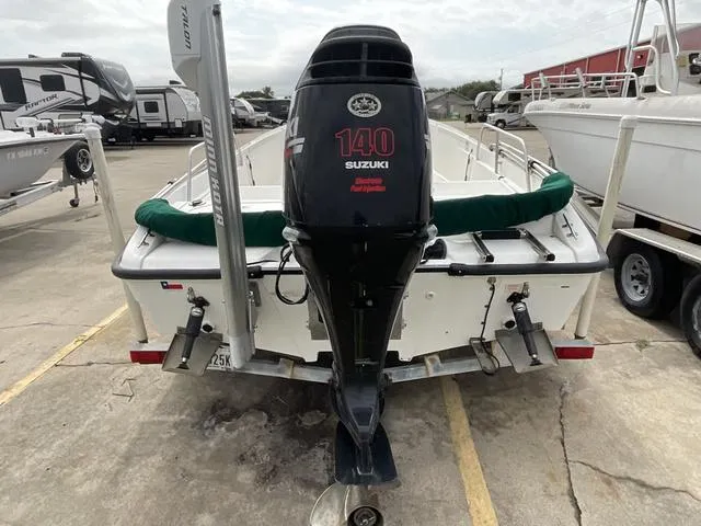 Slide: The Image of Boston Whaler 18 Dauntless 1999 - 5