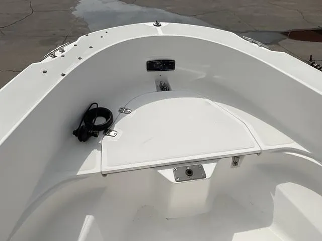 Slide: The Image of Boston Whaler 18 Dauntless 1999 - 7