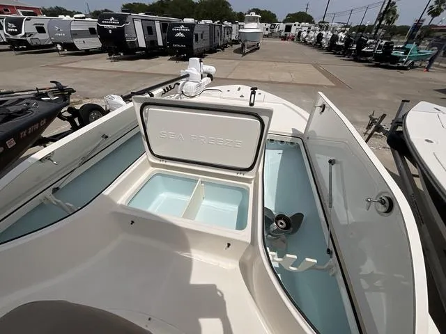 Slide: The Image of Sea Born FX22 Bay 2023 - 10