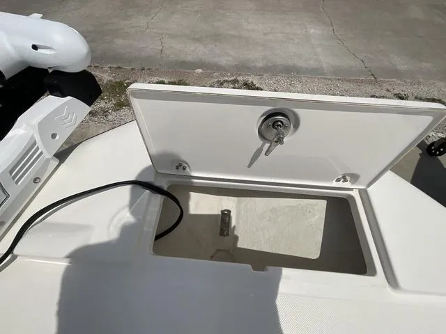 Slide: The Image of Sea Born FX22 Bay 2023 - 8