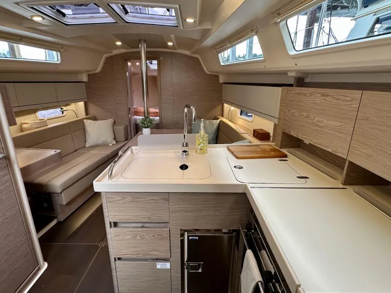 Slide: The Image of Hanse 348 2019 - 51