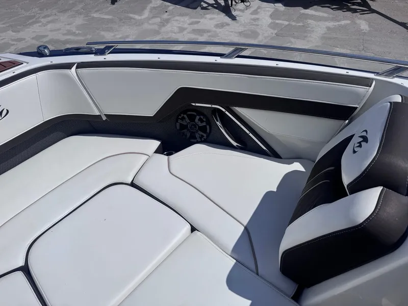 Slide: The Image of Monterey 258 2018 - 16