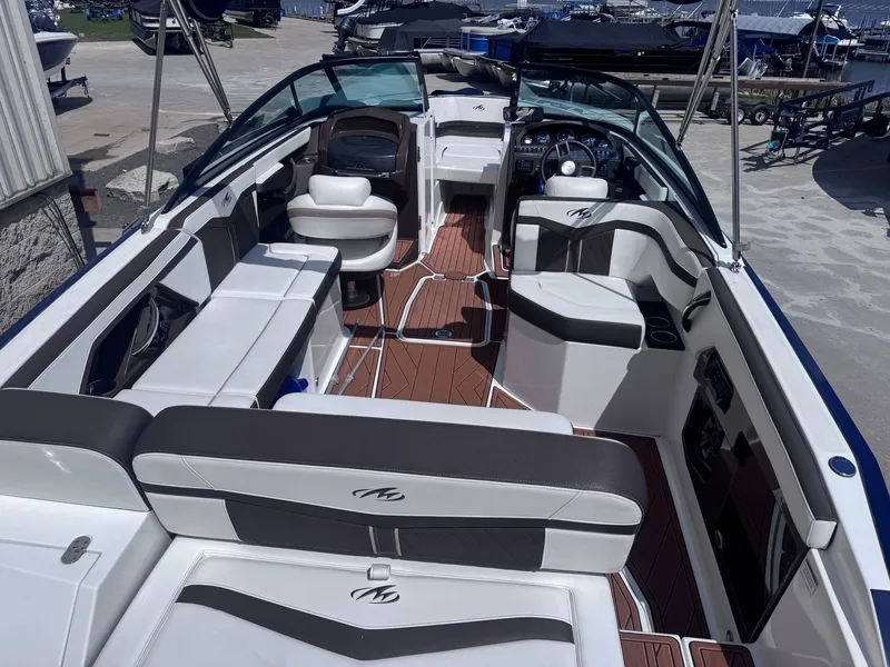 Slide: The Image of Monterey 258 2018 - 4