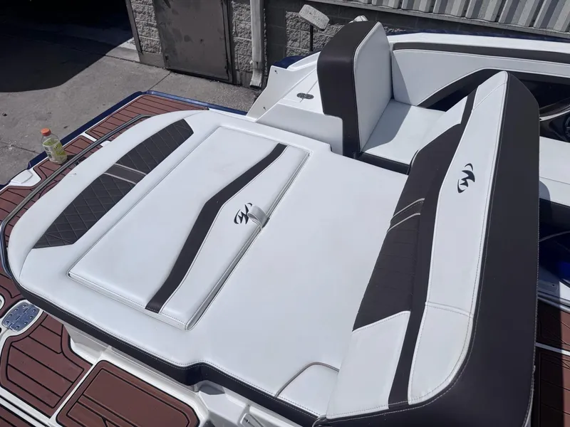 Slide: The Image of Monterey 258 2018 - 7