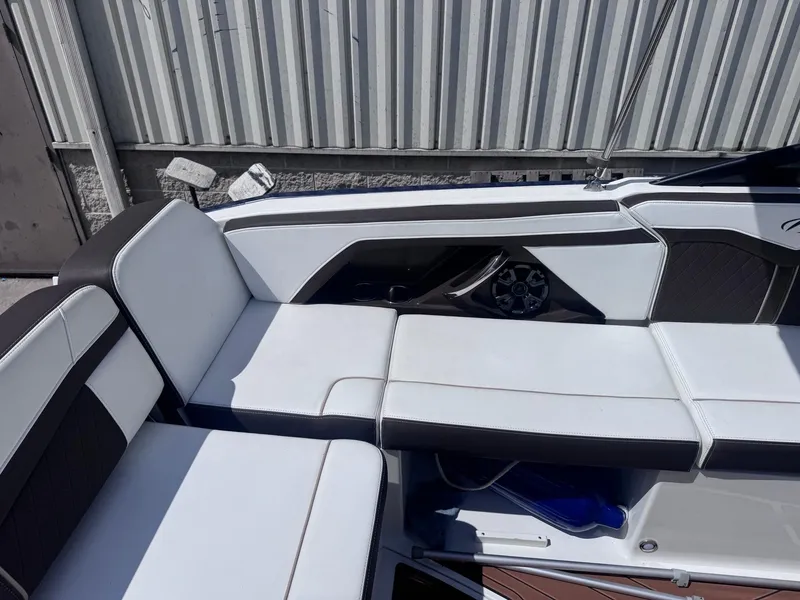 Slide: The Image of Monterey 258 2018 - 9