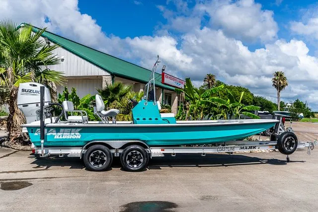 Slide: The Image of Majek 226 Illusion 2024 - 12