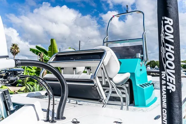 Slide: The Image of Majek 226 Illusion 2024 - 9