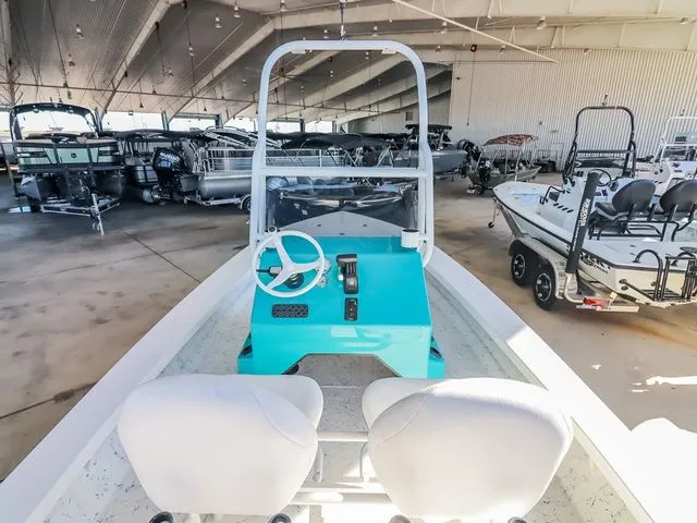 Slide: The Image of Majek 20 Xtreme 2025 - 10