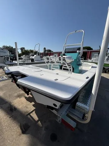 Slide: The Image of Majek 20 Xtreme 2025 - 3