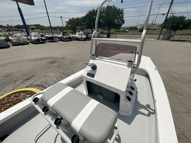 Slide: The Image of Majek 18 M2 2025 - 10