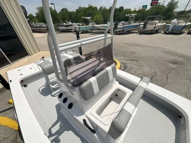 Slide: The Image of Majek 18 M2 2025 - 8