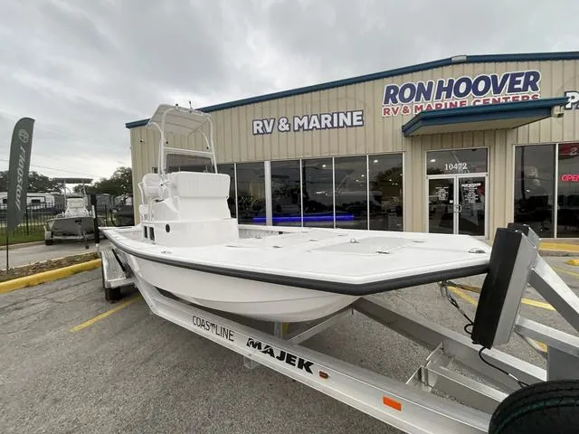 Slide: The Image of Majek 25 ILLUSION 2025 - 2