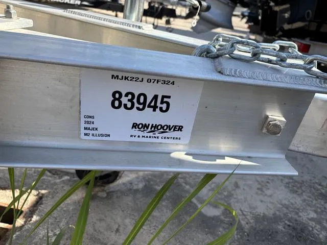 Slide: The Image of Majek M2 ILLUSION 2024 - 6