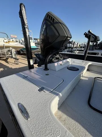 Slide: The Image of Majek 18 M2 2020 - 6