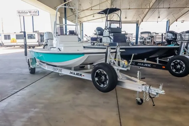 Slide: The Image of Majek 18 M2 2025 - 2