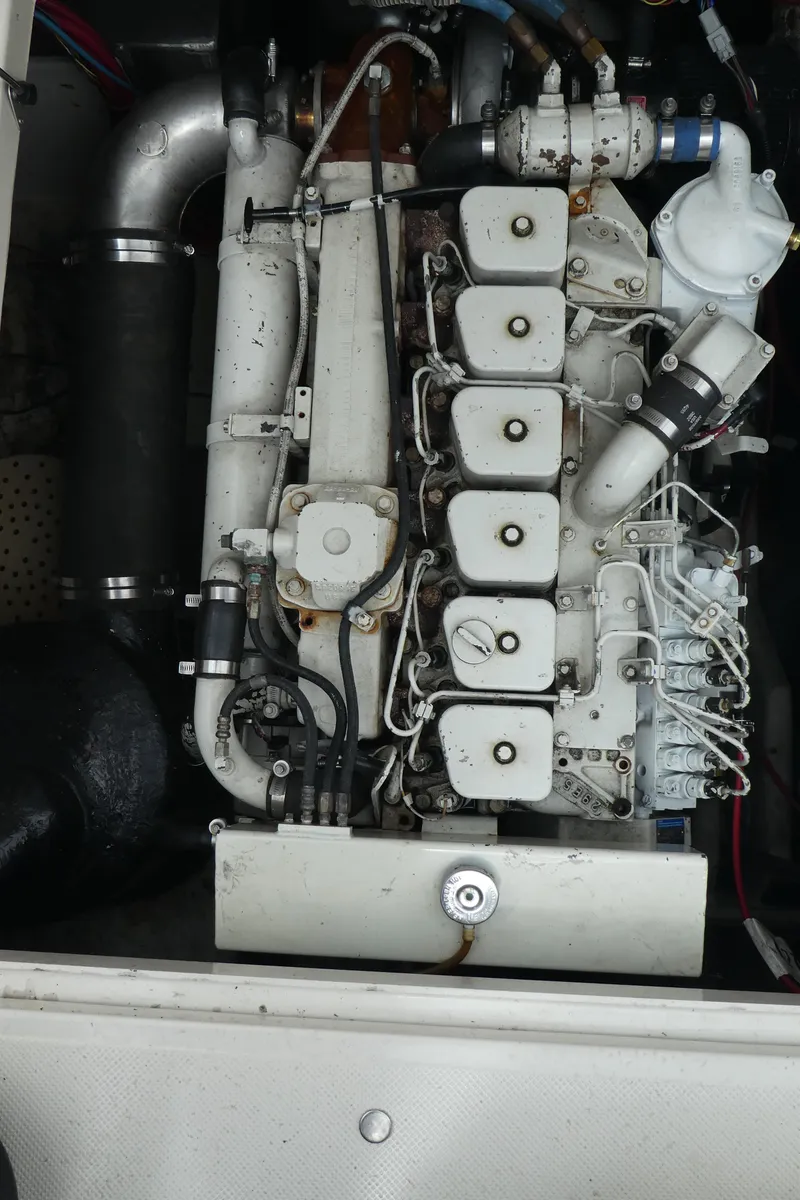 Slide: The Image of Engine of 1996 Bayliner 3488 Avanti Command Bridge boat, detailed view. - 29