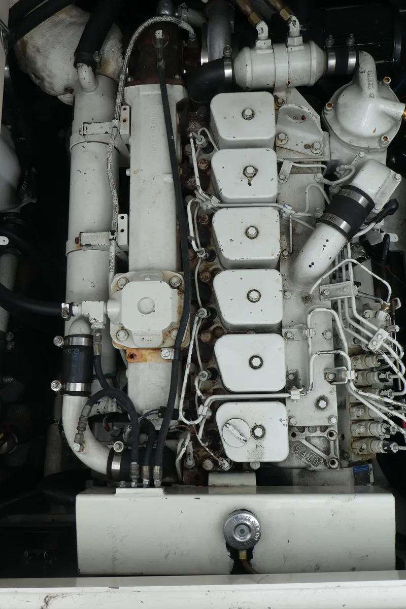 Slide: The Image of Engine of 1996 Bayliner 3488 Avanti Command Bridge boat, detailed view. - 30