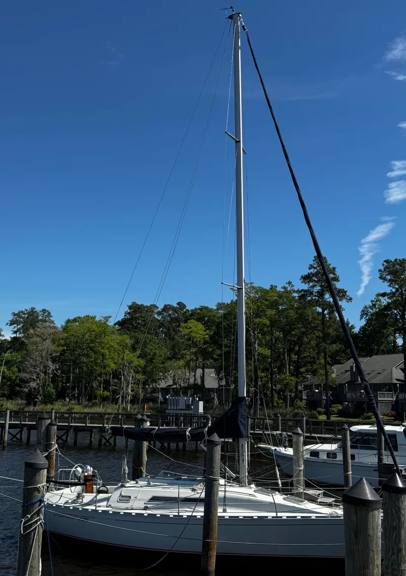 Slide: The Image of 1985 Beneteau First 325 - 11